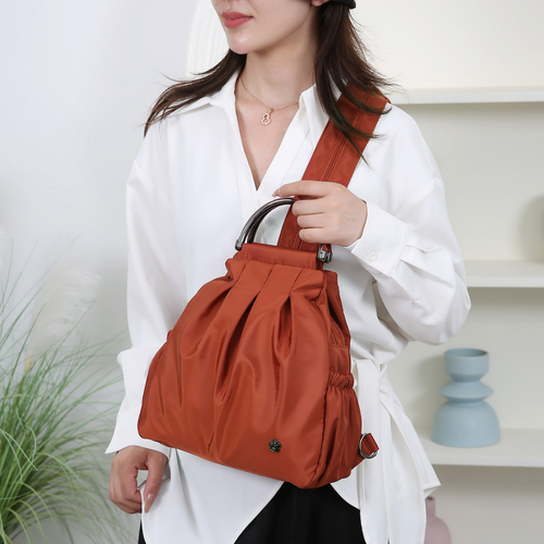 Elegant Pleated Fashion Bag with Premium Handle