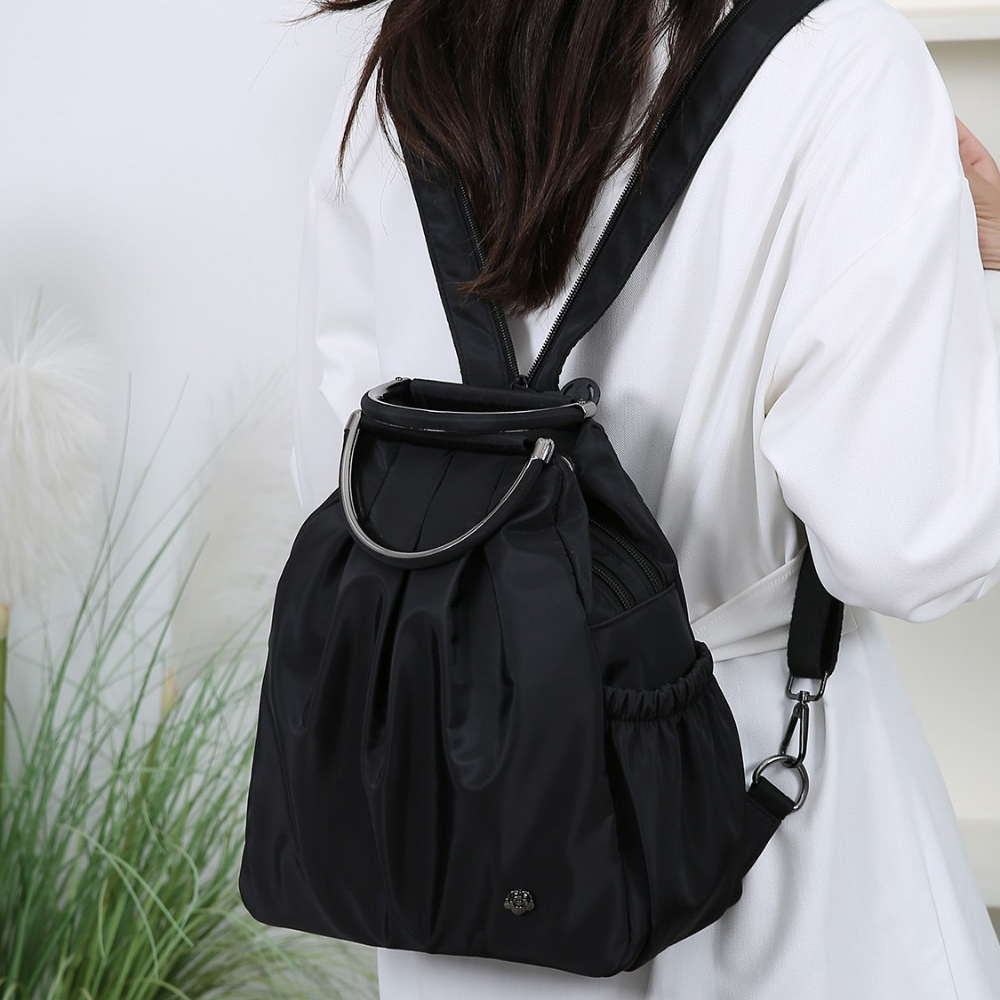 Elegant Pleated Fashion Bag with Premium Handle