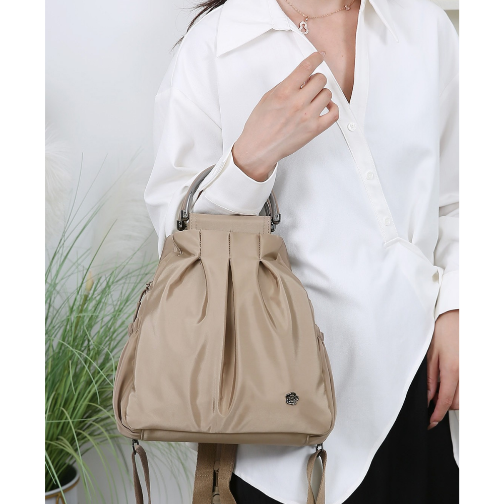 Elegant Pleated Fashion Bag with Premium Handle
